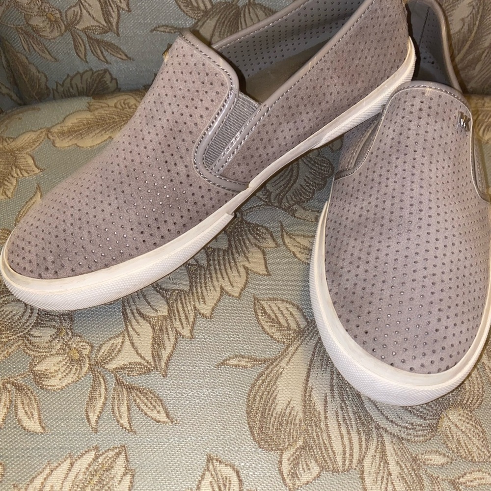 MICHAEL KORS BOERUM SZ 7.5 WOMEN’S SLIP ON SUEDE SNEAKERS LIKE NEW
